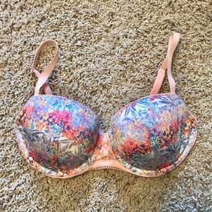 SOLD - Victoria’s Secret Dream Angels Peach Lace Demi